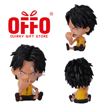 Anime One Piece Trafalgar Law Nose Picking Mini Action Figure