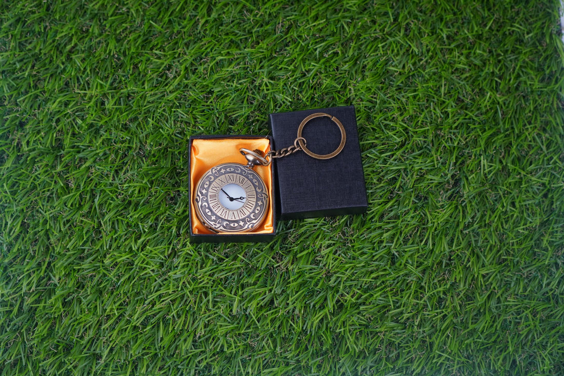 Metal Clock Design Antique Pocket Watch Keychain