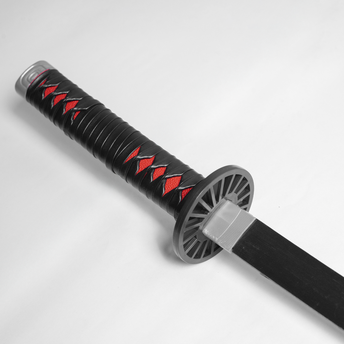 Tanjiro Black Katana Replica – 75 cm Anime Sword Prop for Cosplay & Display – Inspired by Demon Slayer – Lightweight Decorative Weapon for Roleplay, Collectors & Anime Fans