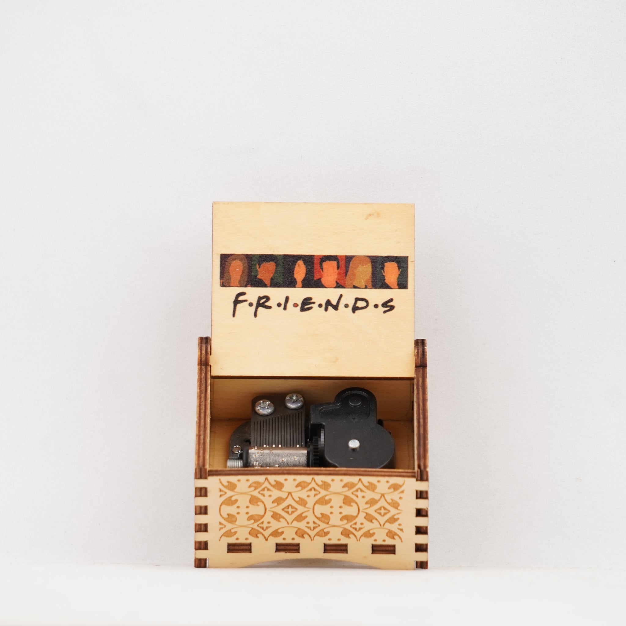 Friends Automatic Music Box – Classic Wooden Collectible with “I'll Be There for You” Theme