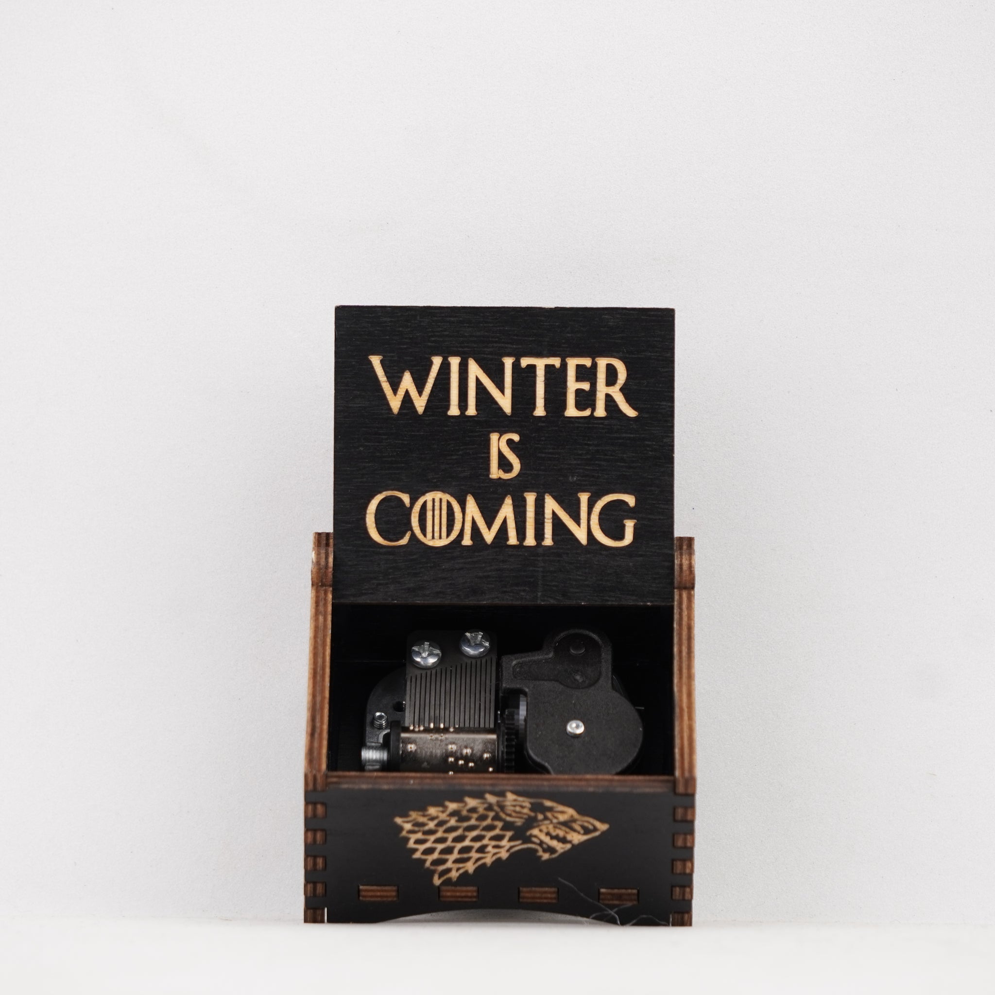 Game of Thrones Automatic Music Box – Wooden Collectible with Iconic Theme Tune
